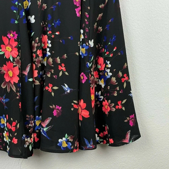 EXPRESS Floral Dress Womens Size 0 Fit & Flare Pleated Sleeveless Chiffon Black - Picture 6 of 9